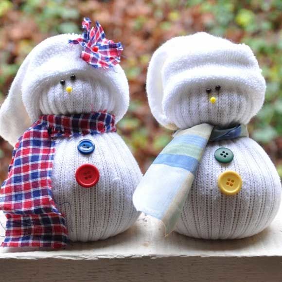Easy-DIY-Christmas-Crafts-for-Kids-Sock-Snowmen-Click-pic-for-45-Budget-Friendly-Holiday-Decor-Ideas (1)